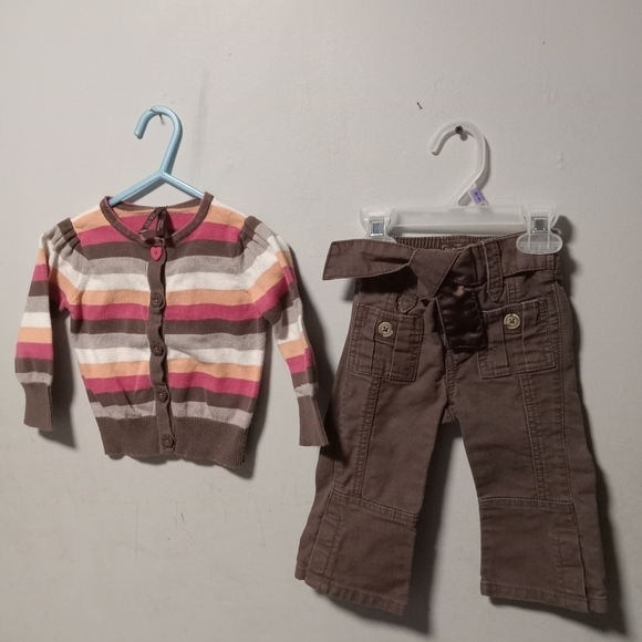 Old navy girls pants and sweater set. Size 12-18 months - Picture 13 of 13